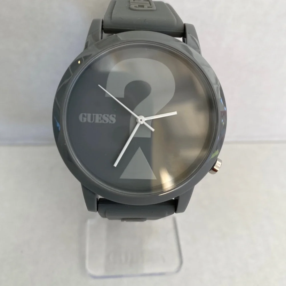 NEW GUESS Grey Case Grey Silicone UNISEX Watch